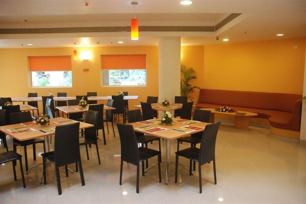 Red Fox Hotel, Chandīgarh Εξωτερικό φωτογραφία